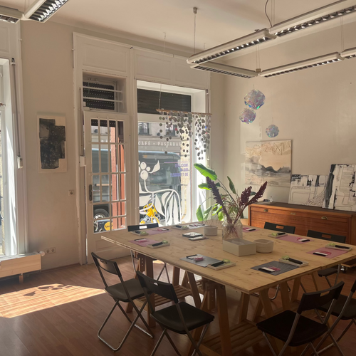 Pop-up workshop venue in Dresden set up for a Korean Glass Art workshop with a large worktable and creative workspace.